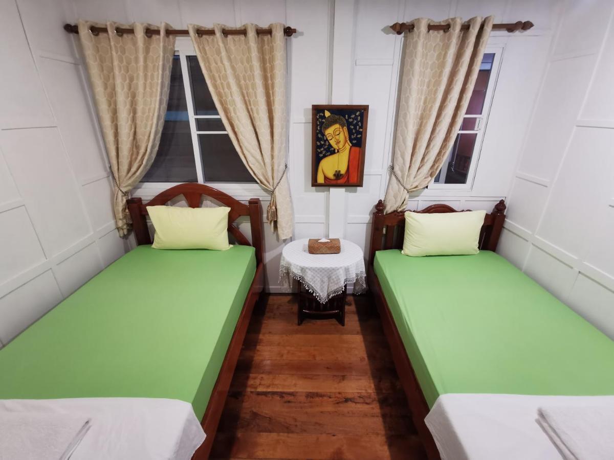 Tavee Guesthouse Бангкок Экстерьер фото